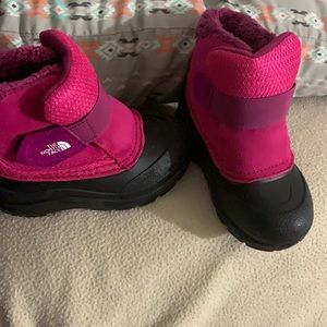 North face boots size 9c toddler